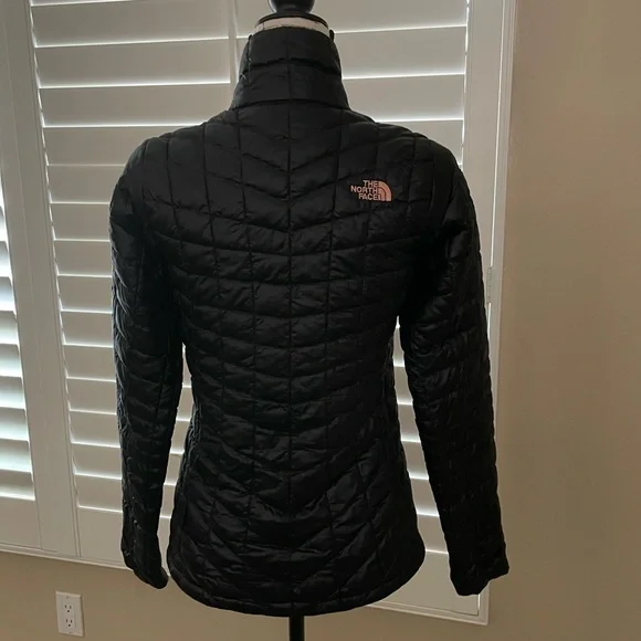 The North Face Women’s Thermoball Jacket - Picture 3 of 12